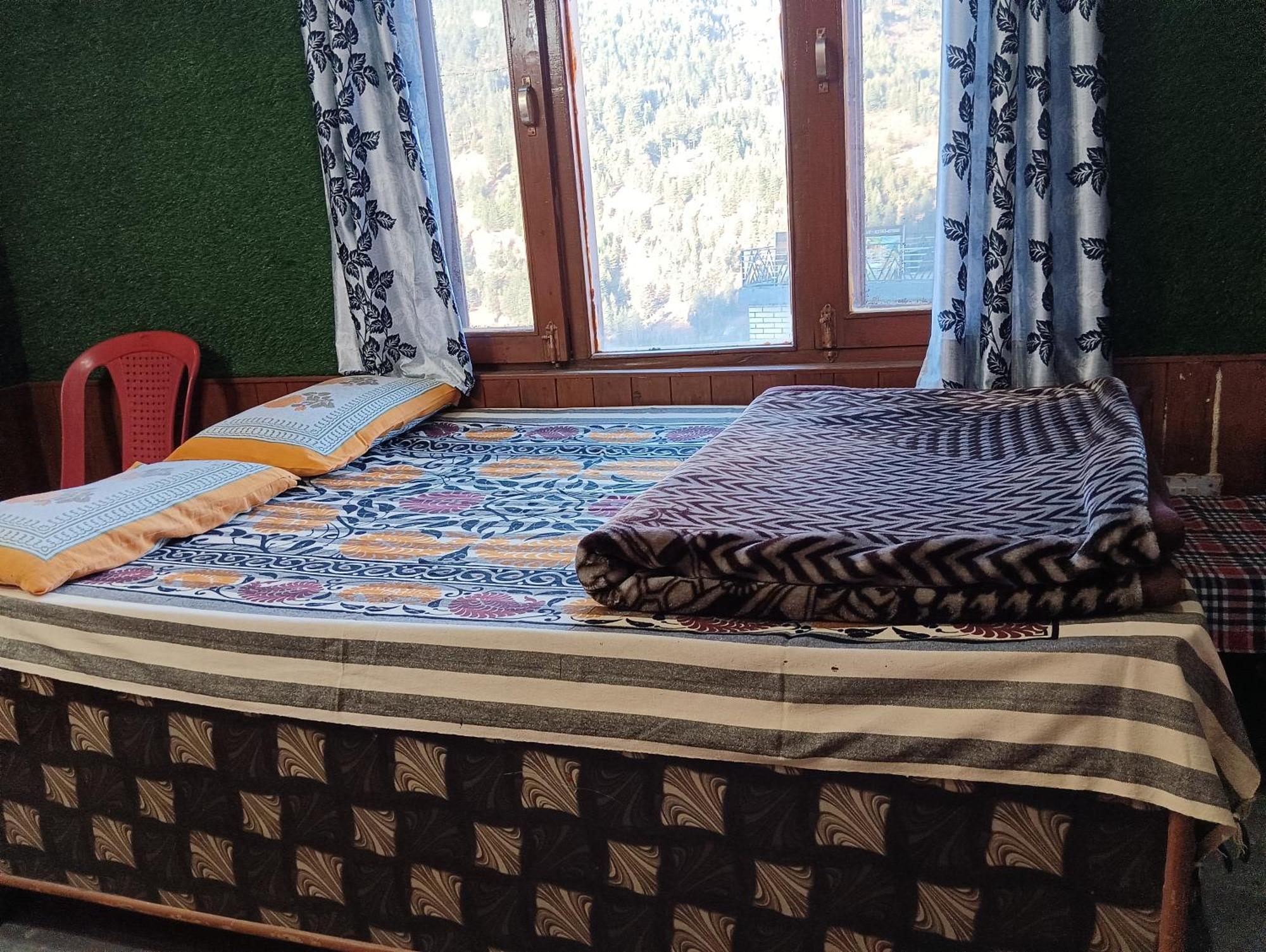 Roop Mountain Homestay Manāli Exterior foto